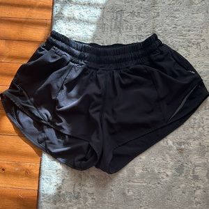 Lululemom Hotty hot black shorts